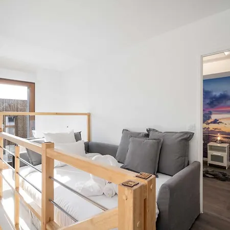 Modern -1br- 4p- Apartment *